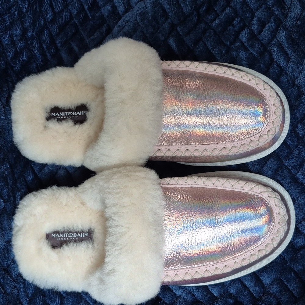 Manitobah Mukluks Pink Illusion Cabin Slide Slippers Size 8 New In Box - Picture 14 of 16